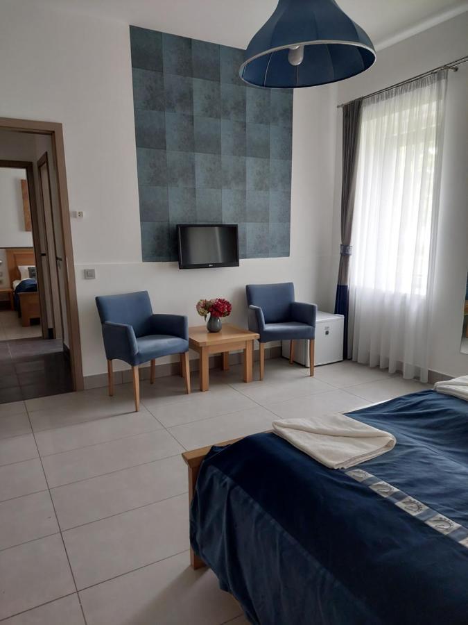 Hedervari Lovas Vendeghaz Bagian luar foto